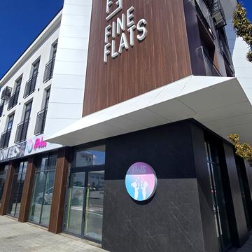 Каштанова вул., (Будинок)