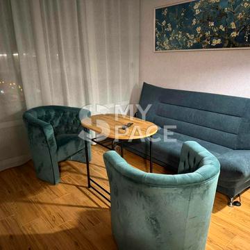 Генерала Грекова вул., 4