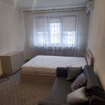 Європейського Союзу просп. (Правди), 74