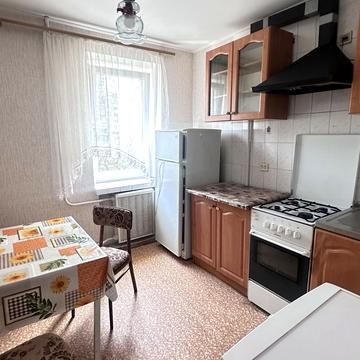 Миколи Міхновського вул., 1