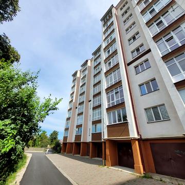 Яблунева вул., 2