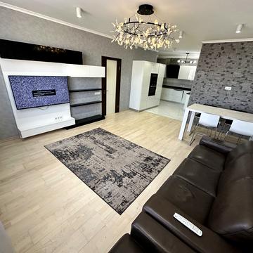 Срібнокільська вул., 1