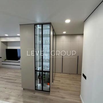 Олександра Олеся вул., 8/17