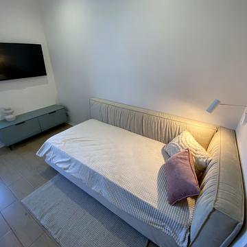 Юнацька вул., (Будинок Smart 11)