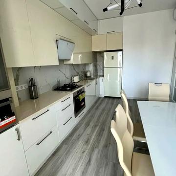 Володимира Антоновича вул. (), 109