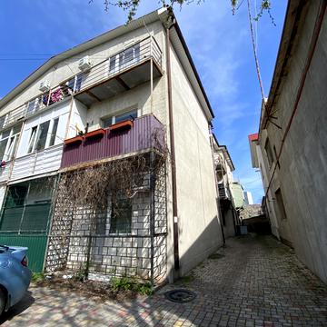 Кропивницького вул., 1а