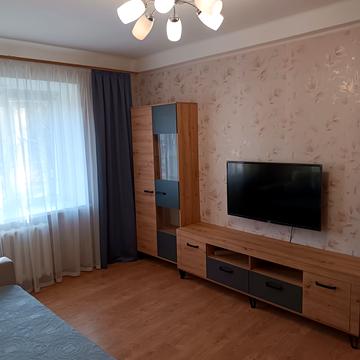 Кирилівська вул. (Фрунзе), 124