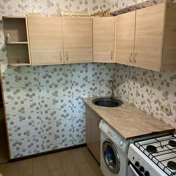 Миколи Ушакова вул., 10