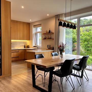 Харківська вул., 14