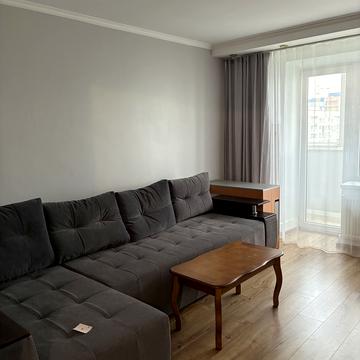 Героїв Десантників вул., 23