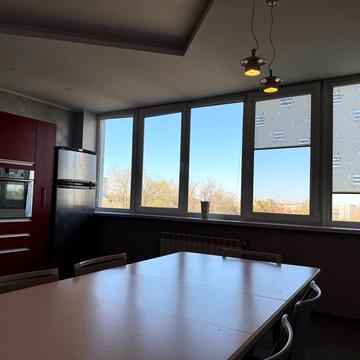 Миколи Амосова вул., 4