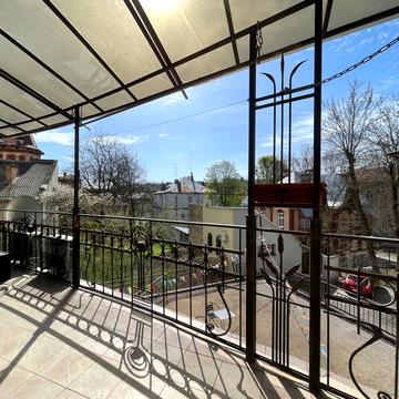 Генерала Тараса Чупринки вул. (), 3