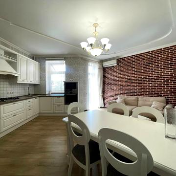 Генерала Тараса Чупринки вул. (), 3