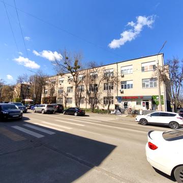 Салютна вул., 5