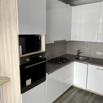 Вячеслава Чорновола просп. (), 16г