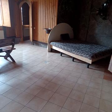 Гостинна вул., 1