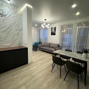 Валерія Самофалова вул. (Каманіна), 20