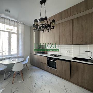 Хрещатик вул. (Kreschatic), 15