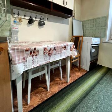 Європейського Союзу просп. (Правди), 64-Б