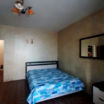 Анни Ахматової вул., 46