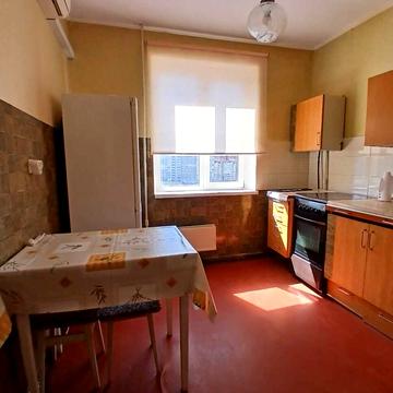 Драгоманова вул., 11