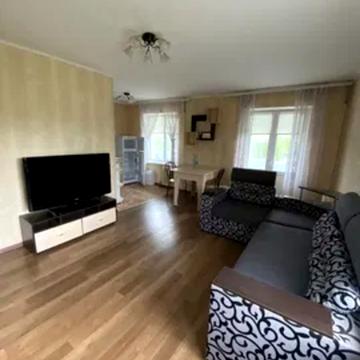 Академіка Янгеля вул., 3