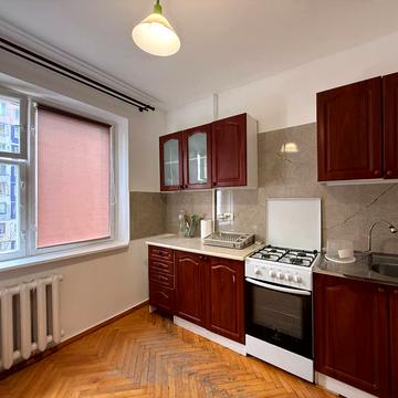 Володимира Вернадського вул., 36