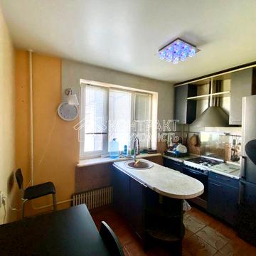 Нескорених вул., 56