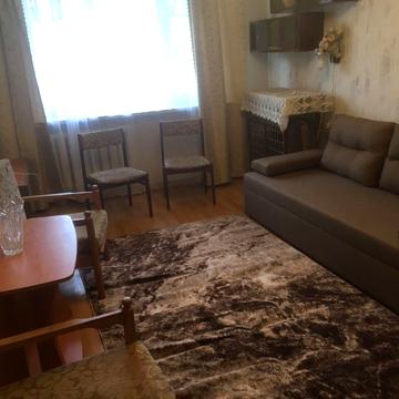 Варненська вул., 1