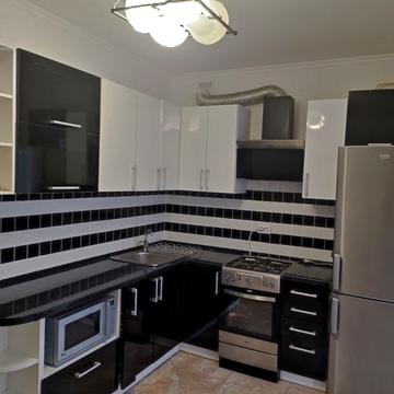 Богдана Хмельницького вул., 53