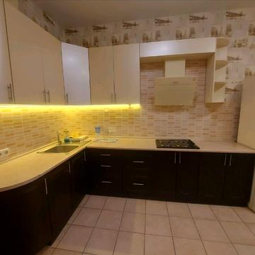 Перлинна вул., 1