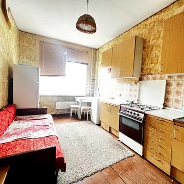 Нафтовиків вул., 1