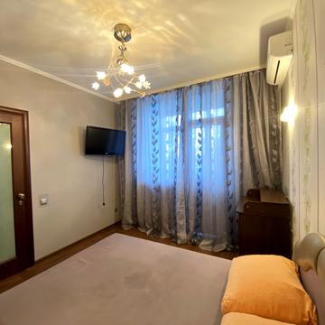 Миколи Бажана просп., 8-Б