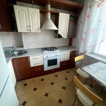 Героїв просп., 10