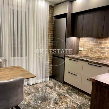 Сергія Данченка вул., 1