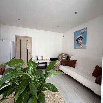 Джерельна вул., 2