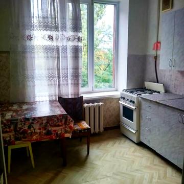 Черняховського вул., 12