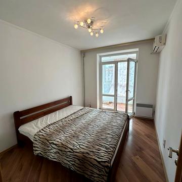 Світлий пров., 14