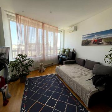 Незалежності вул., 11/1