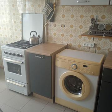 Краснова вул., 12