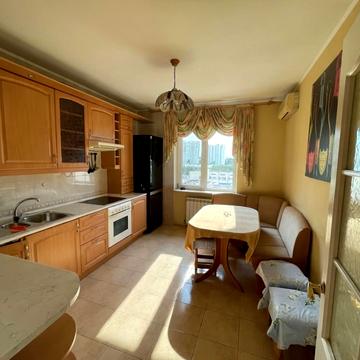 Миколи Голего вул. (Лебедєва-Кумача), 12