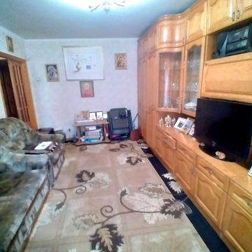 Космонавтів просп., 12