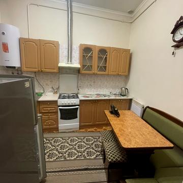 Шептицьких вул., 22