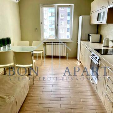 Європейського Союзу просп. (Правди), 19-А