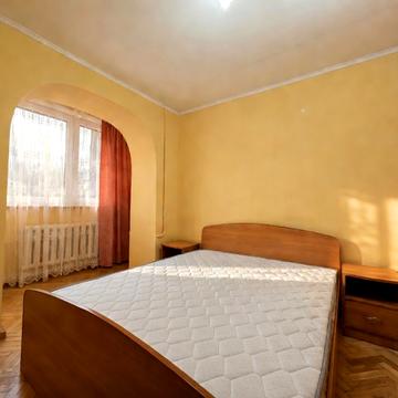 Ростислава Братуня вул., 3