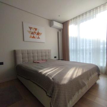 Героїв Майдану вул., 5