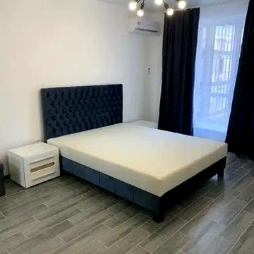 Набережна Перемоги вул., 42