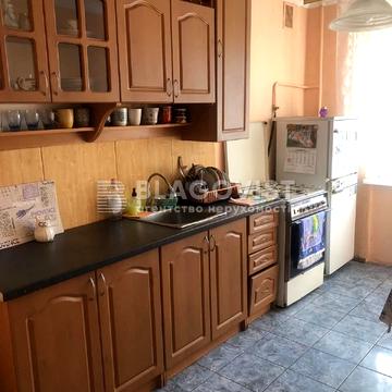 Хорольська вул., 10