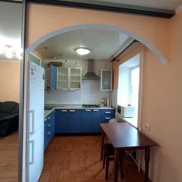 Левка Лукяненка вул. (Василя Жуковського), 4