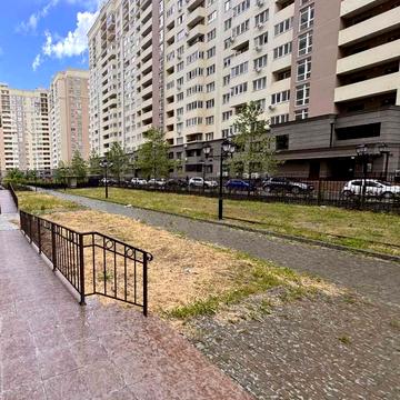Михайла Грушевського вул., 30в